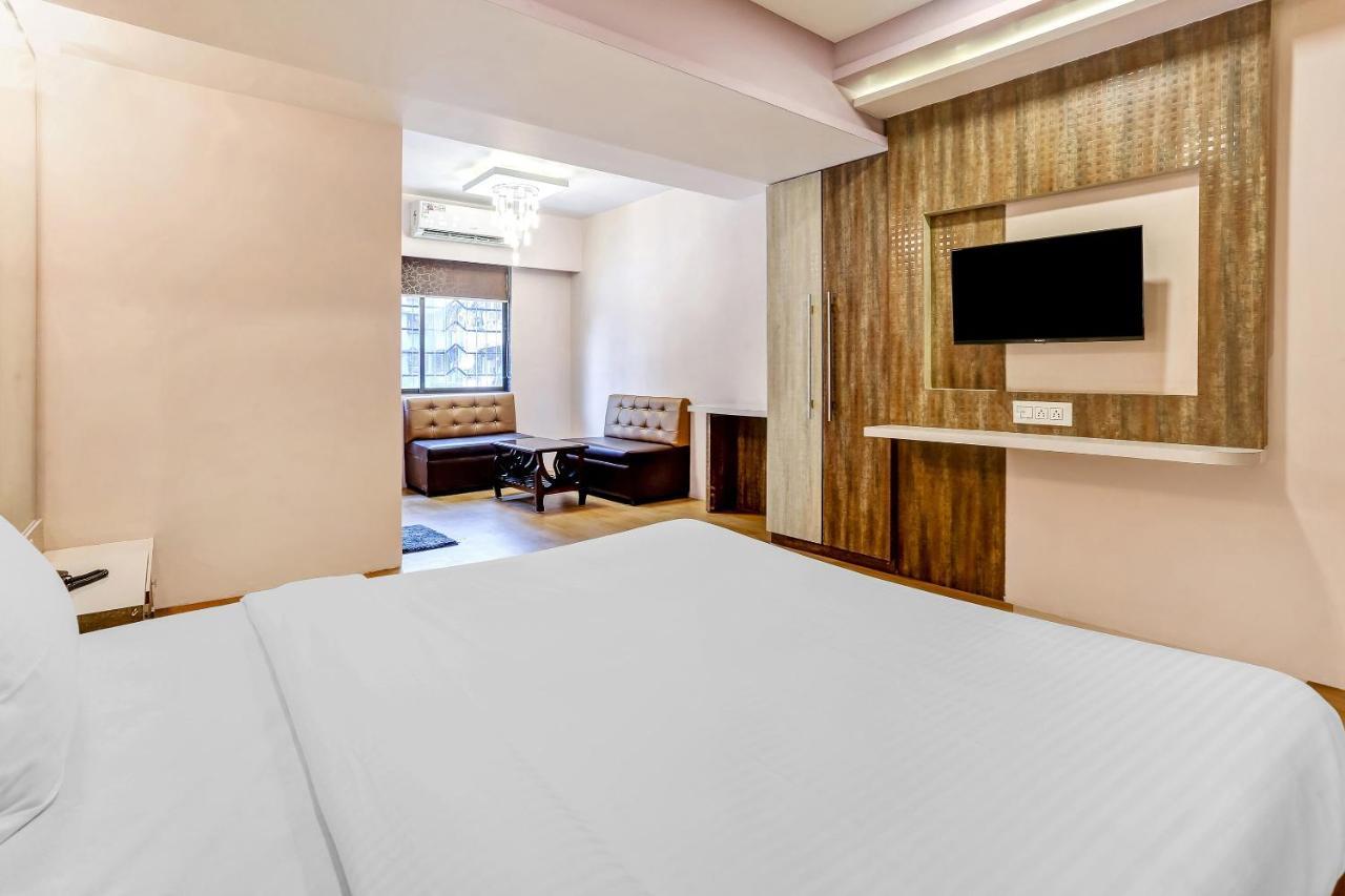 Oyo Flagship 83396 Hotel Vinyasa Residency Mumbai Exterior foto
